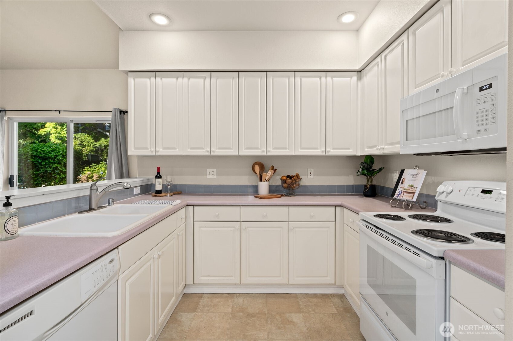 property viewer photo 10