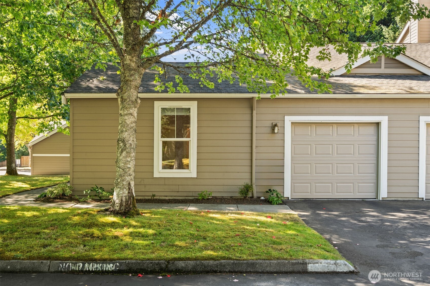 property viewer photo 3