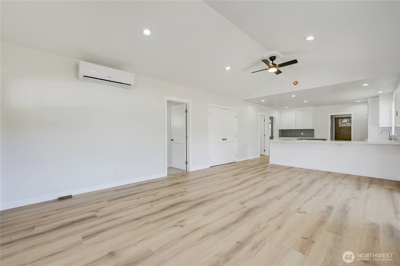 property viewer photo 10