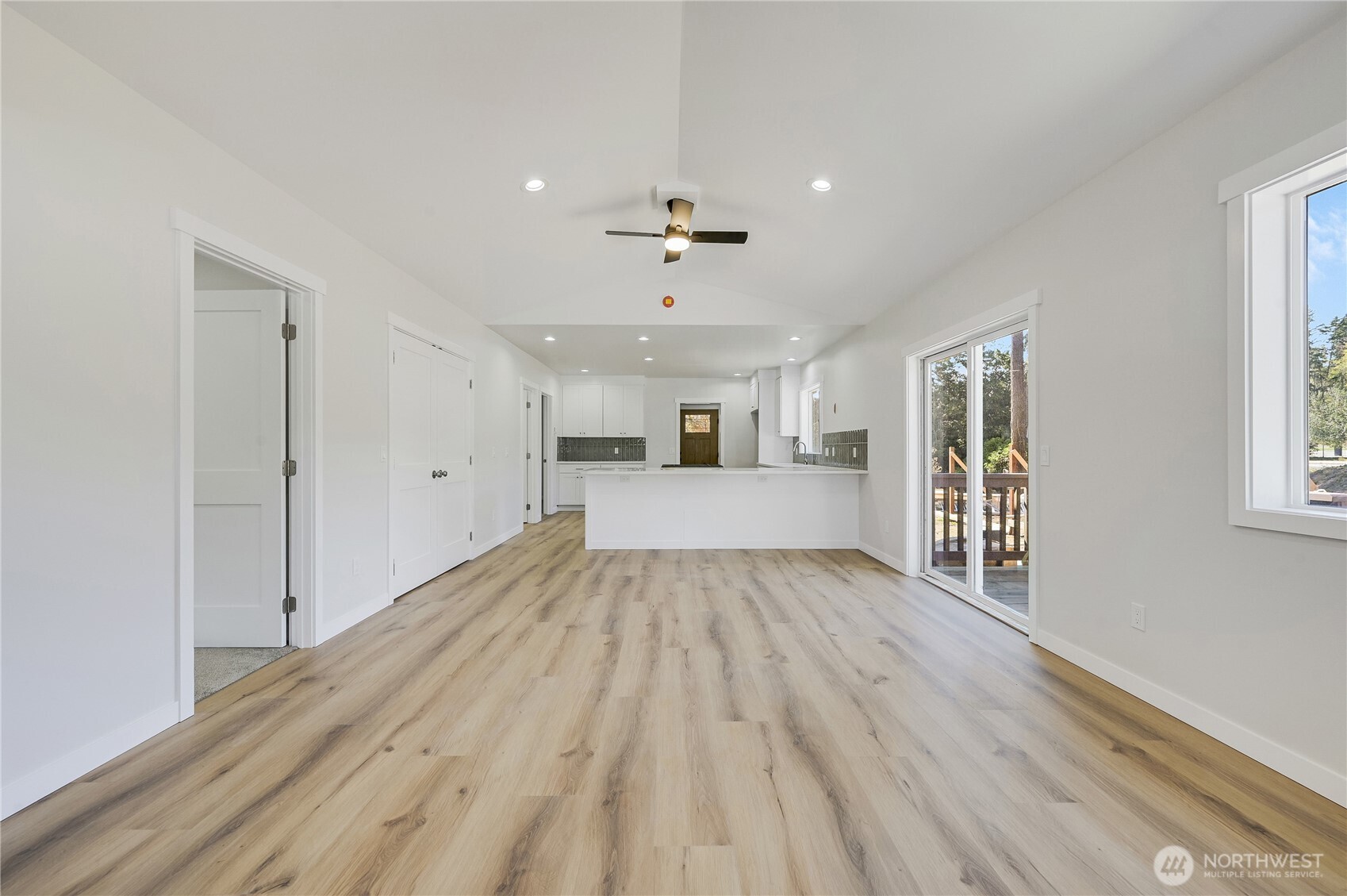 property viewer photo 11
