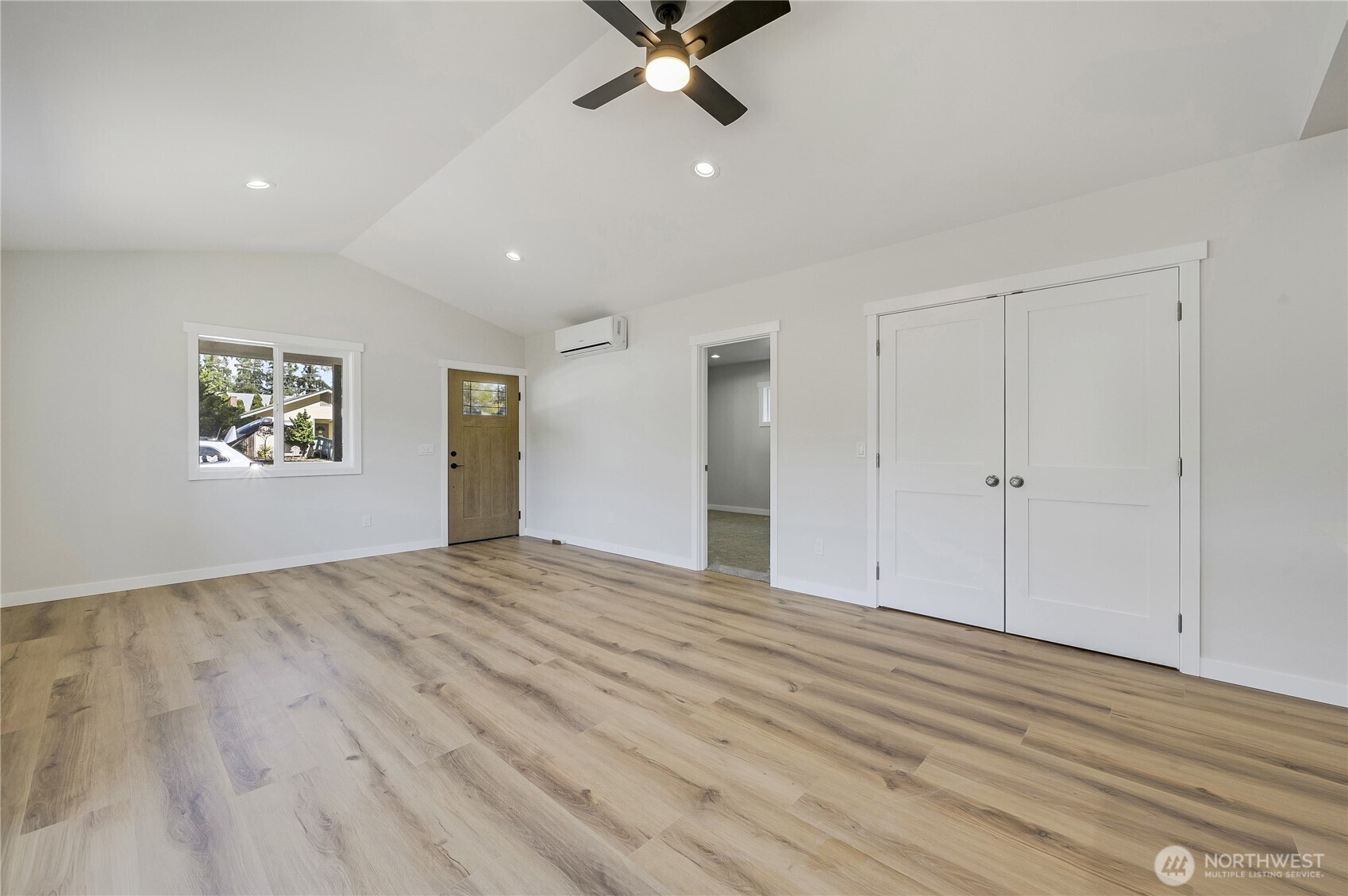 property viewer photo 13