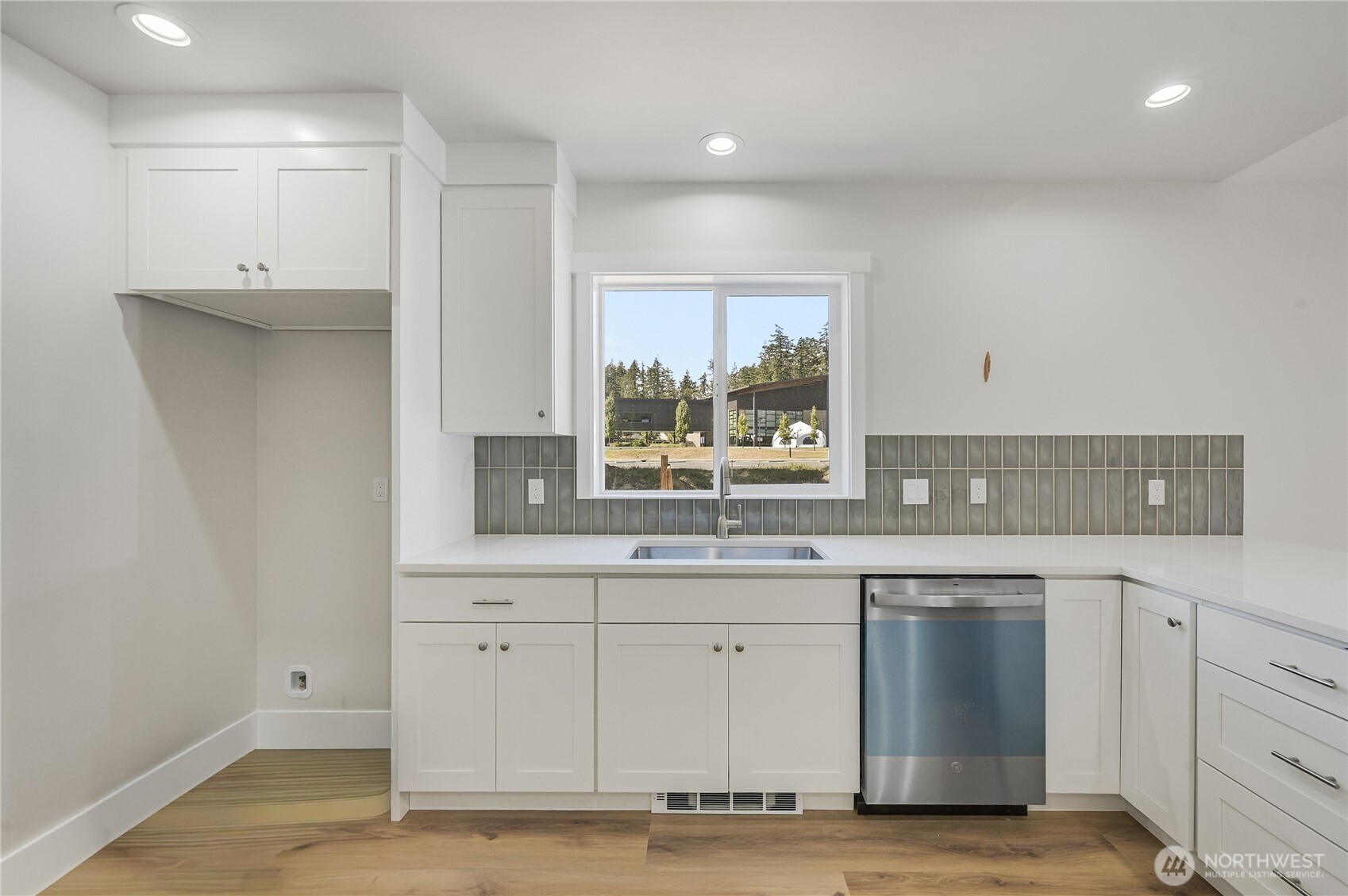 property viewer photo 6