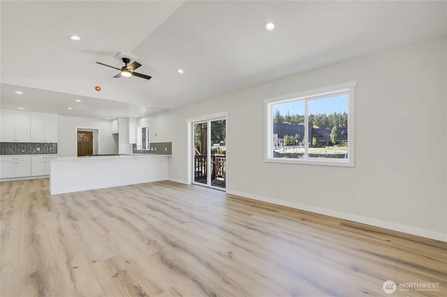 property viewer photo 7