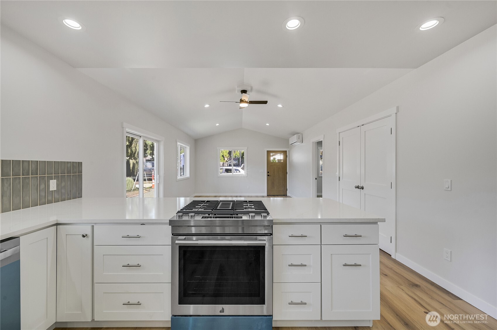 property viewer photo 9