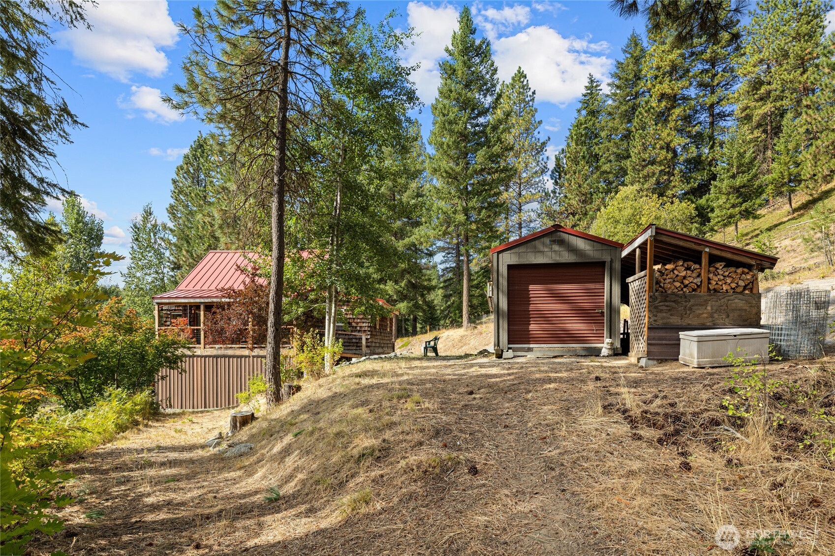 main property photo 33