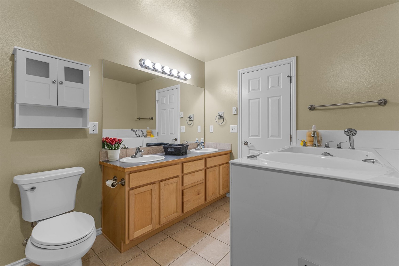 main property photo 10