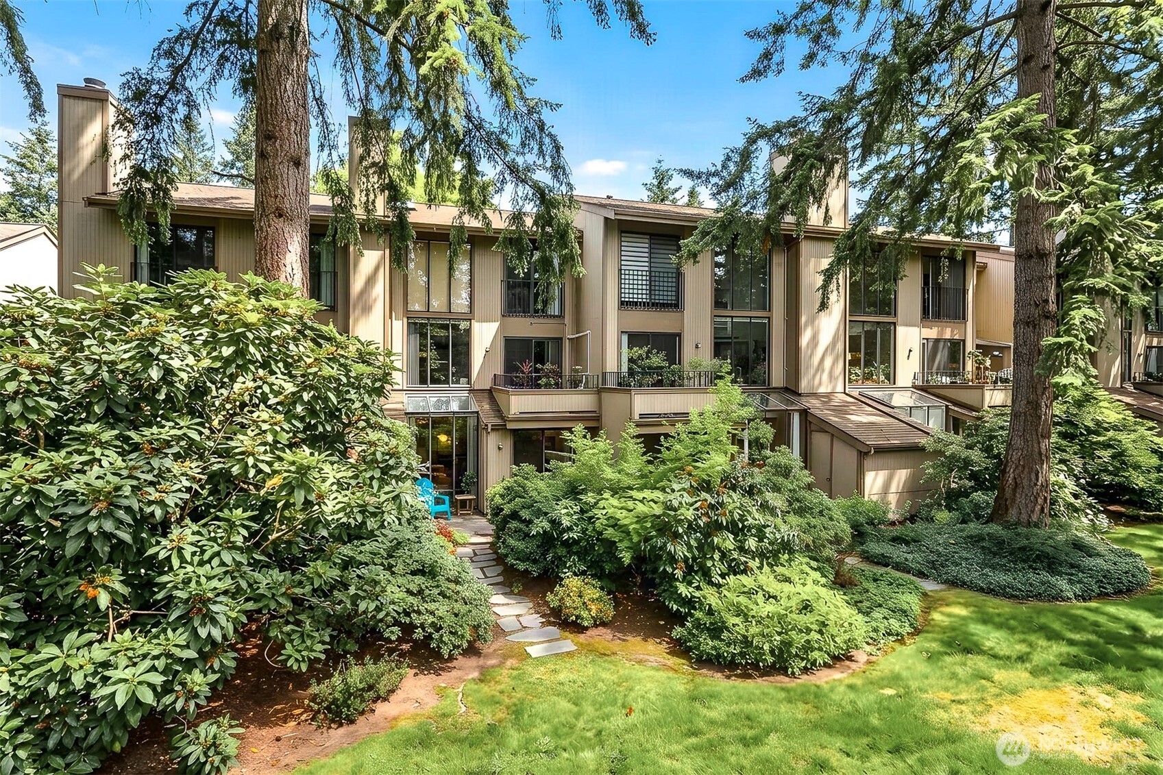 property viewer photo 26