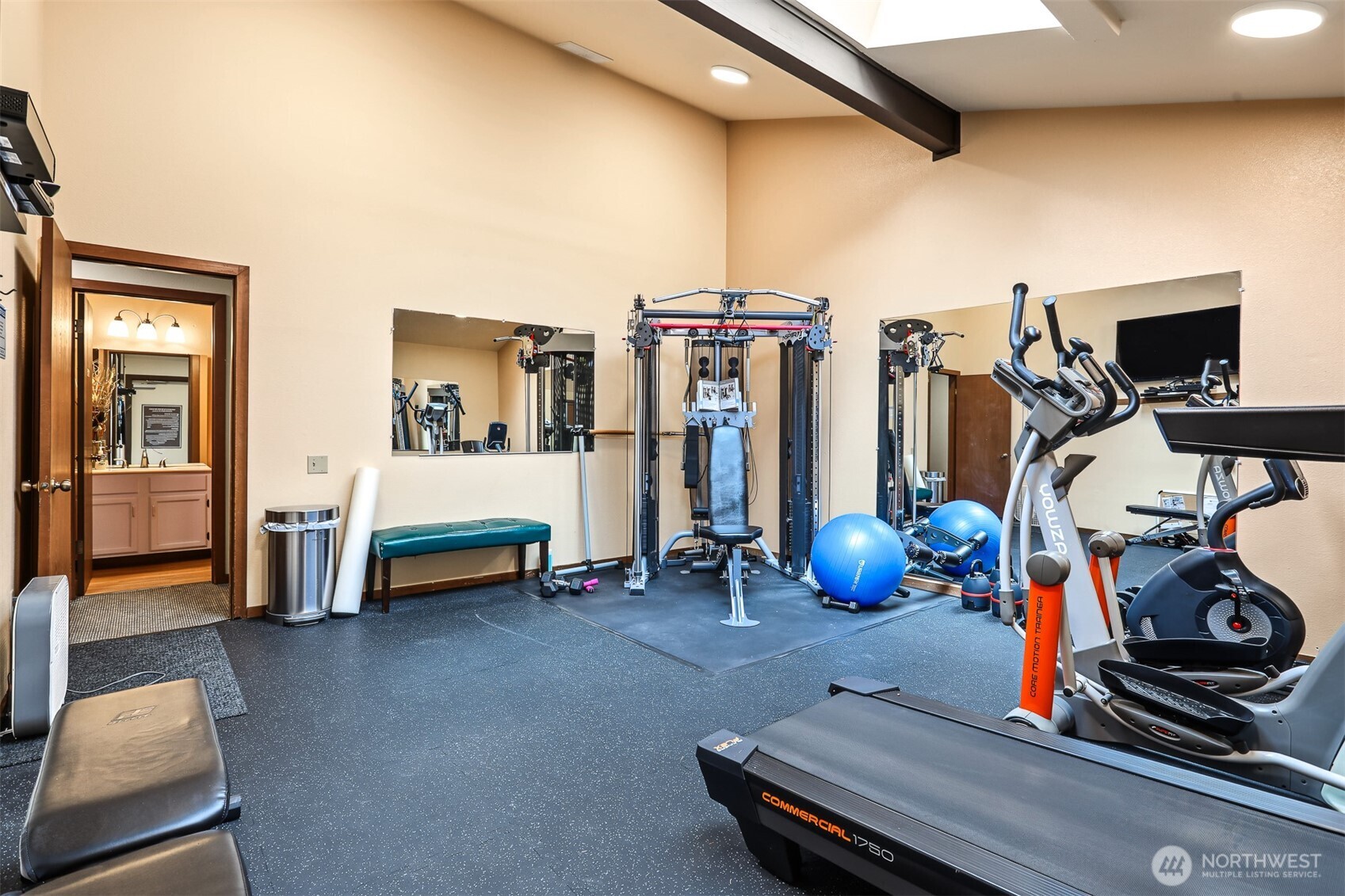 property viewer photo 35