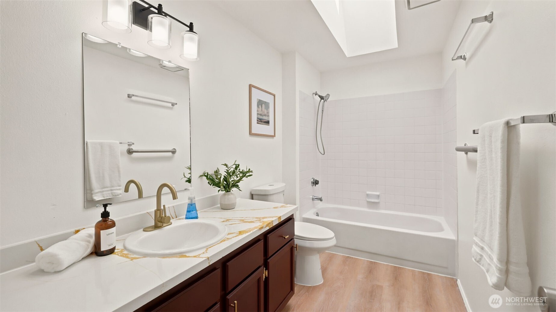 property viewer photo 26