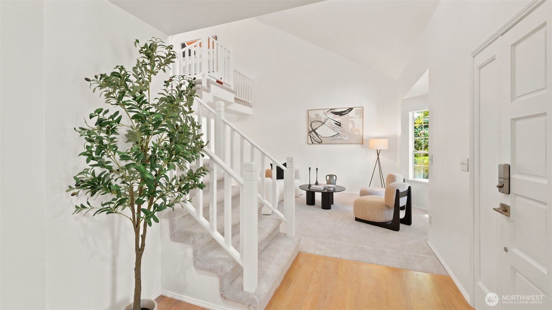 property viewer photo 3
