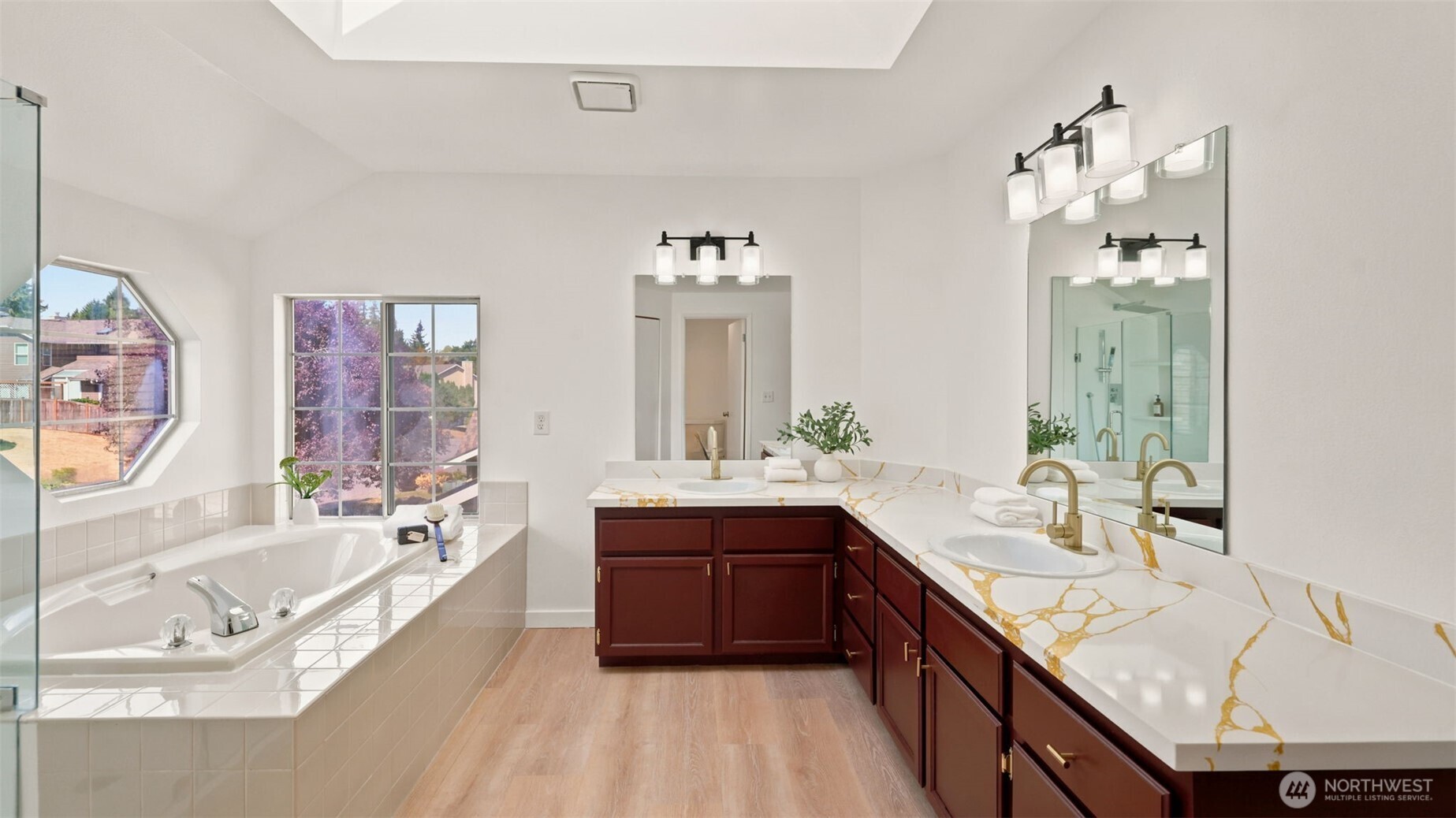 property viewer photo 30