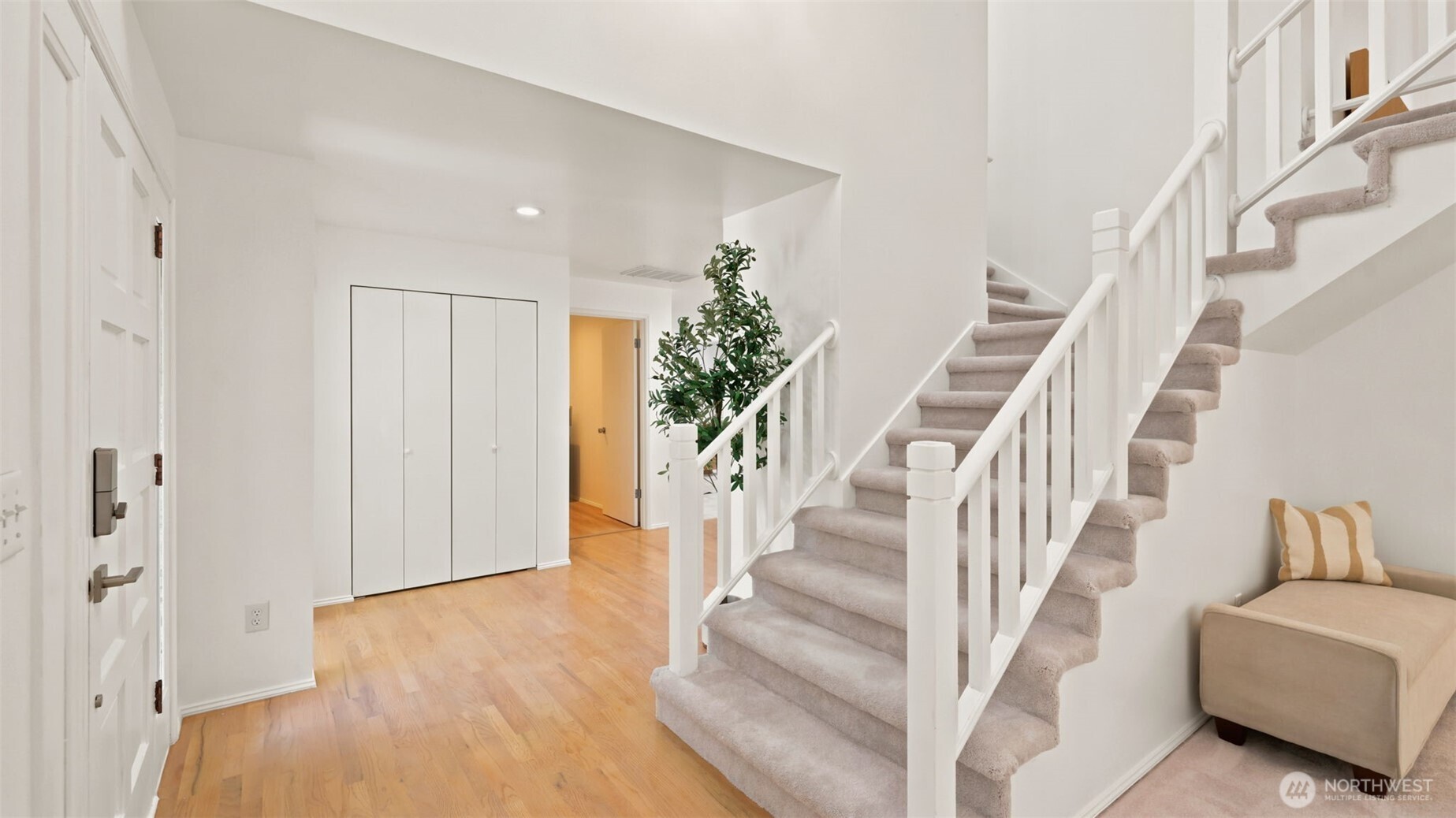 property viewer photo 9