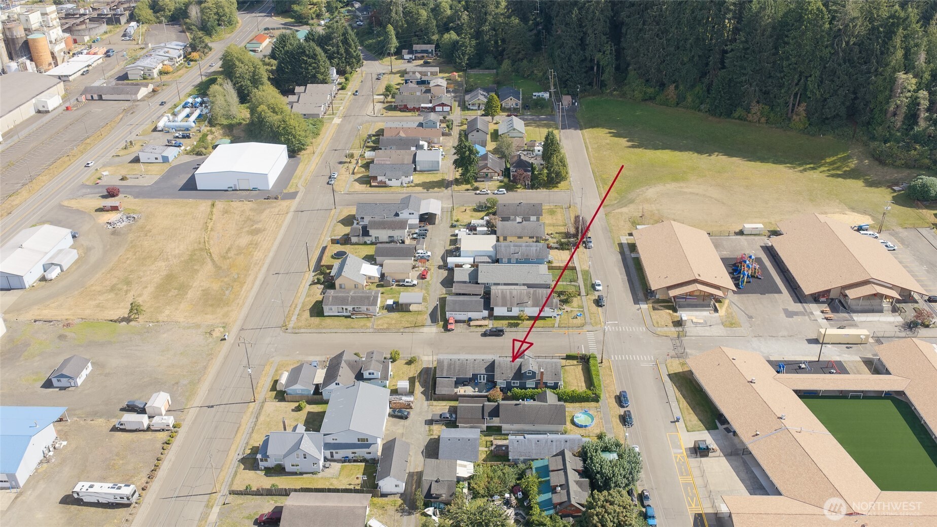 main property photo 37