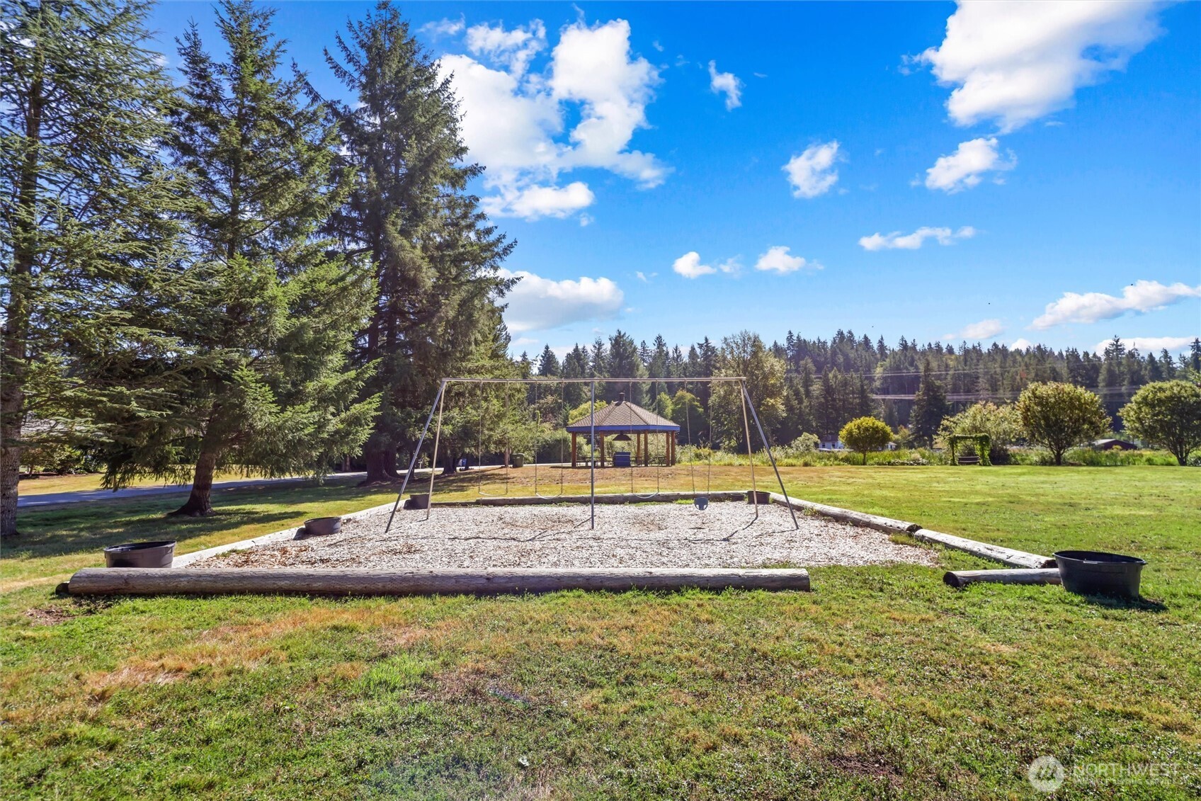 property viewer photo 35