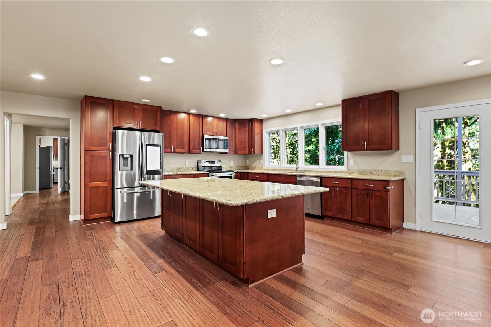 property viewer photo 7