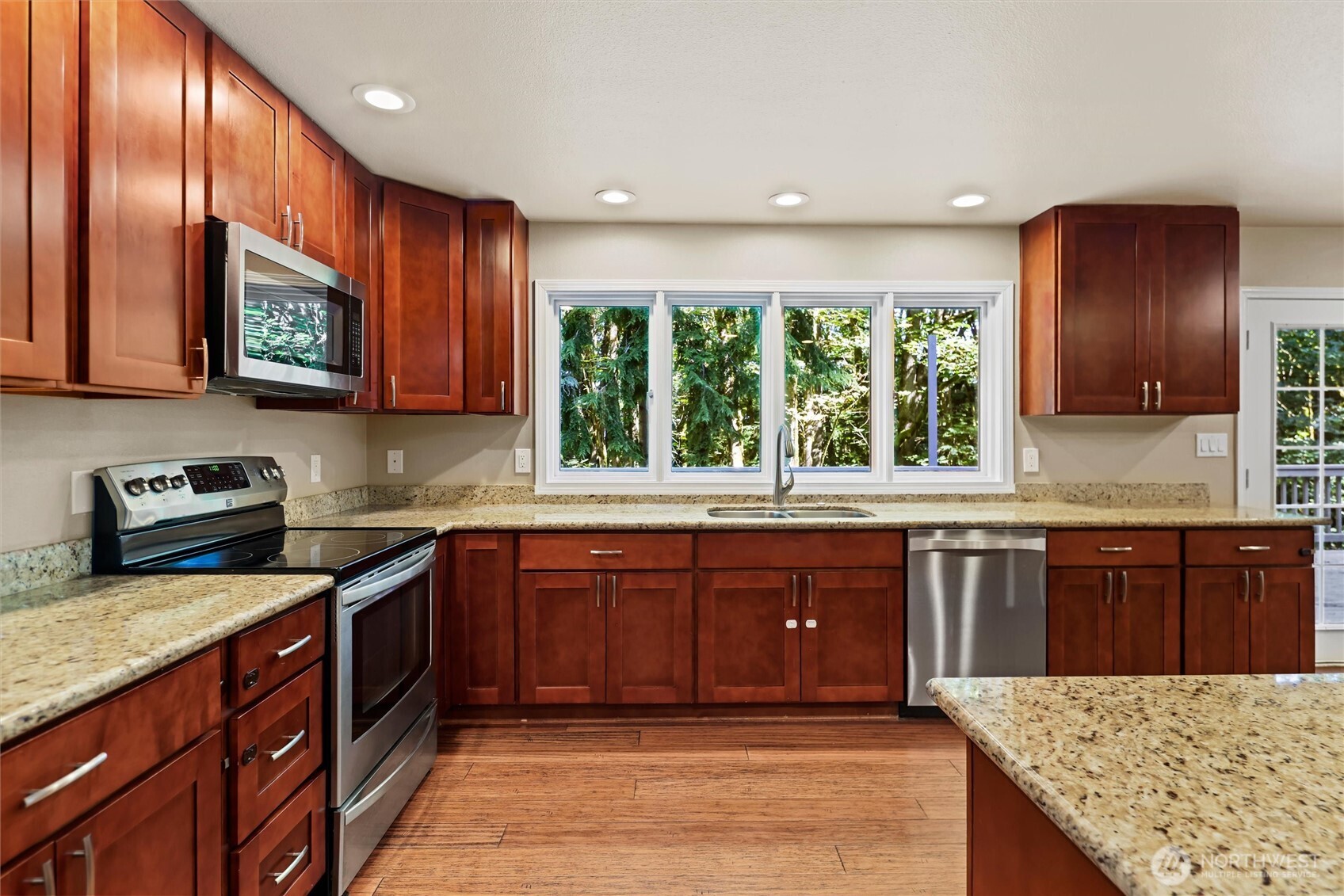 property viewer photo 8