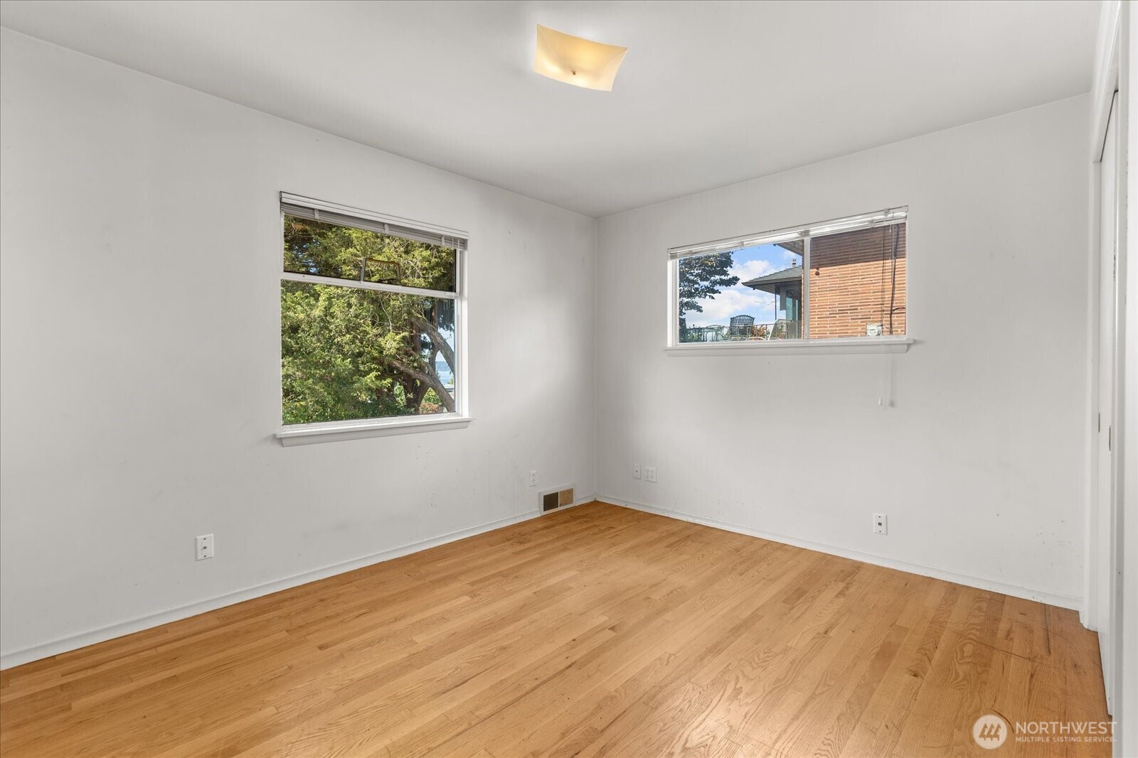 property viewer photo 10