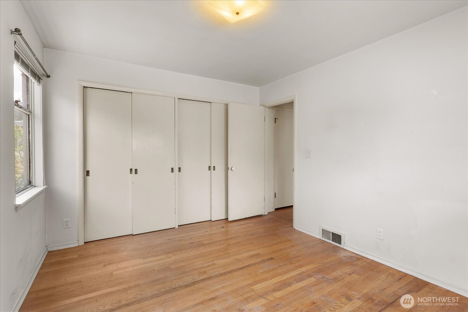 property viewer photo 12