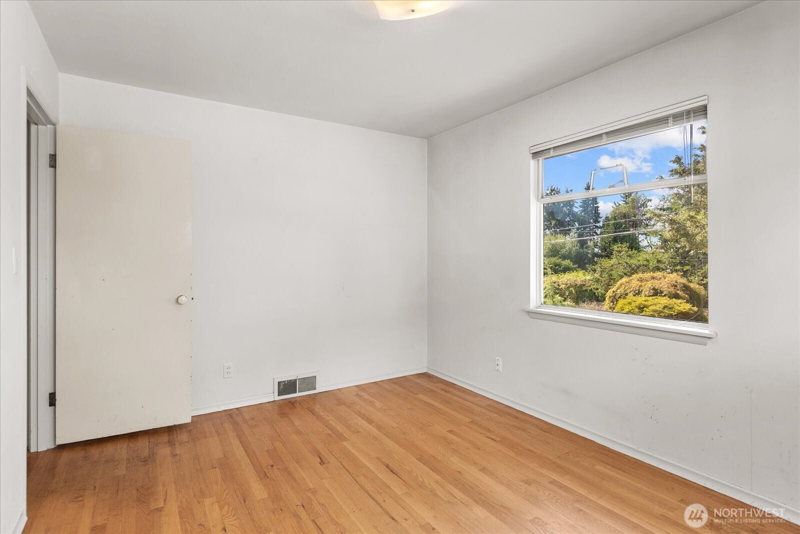 property viewer photo 13