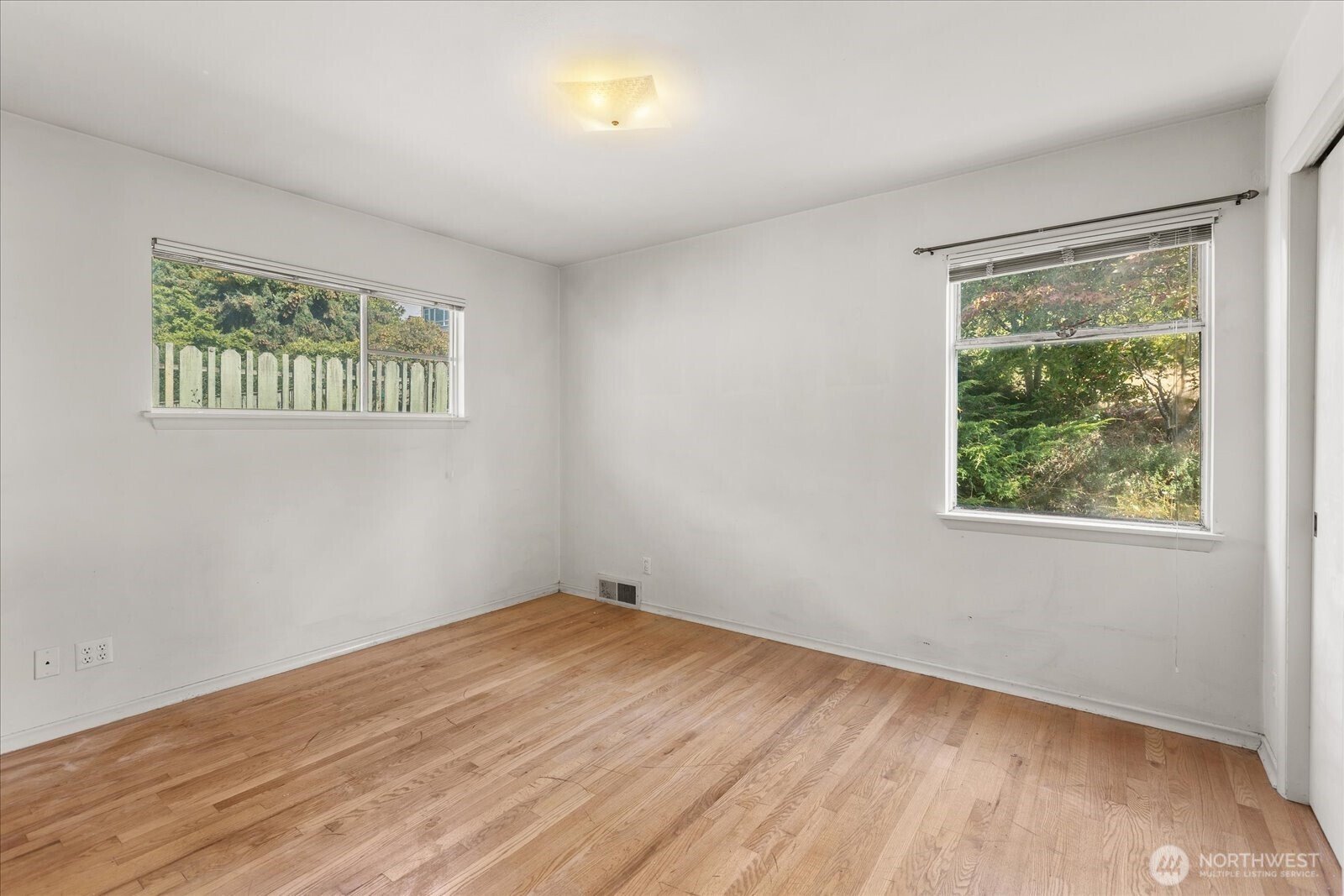 property viewer photo 17