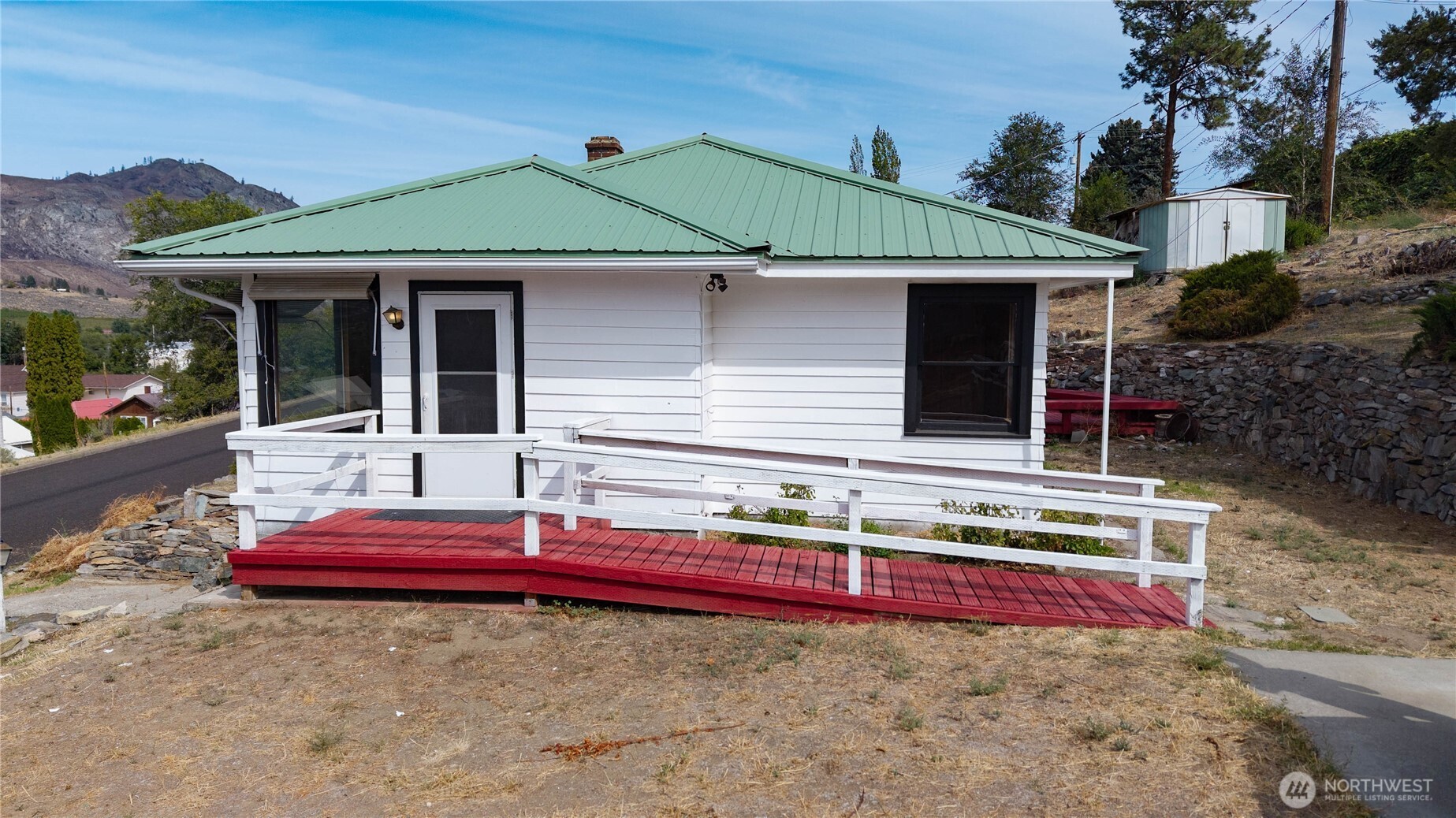 main property photo 28