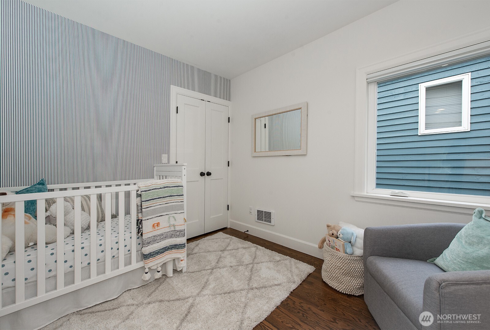 property viewer photo 18