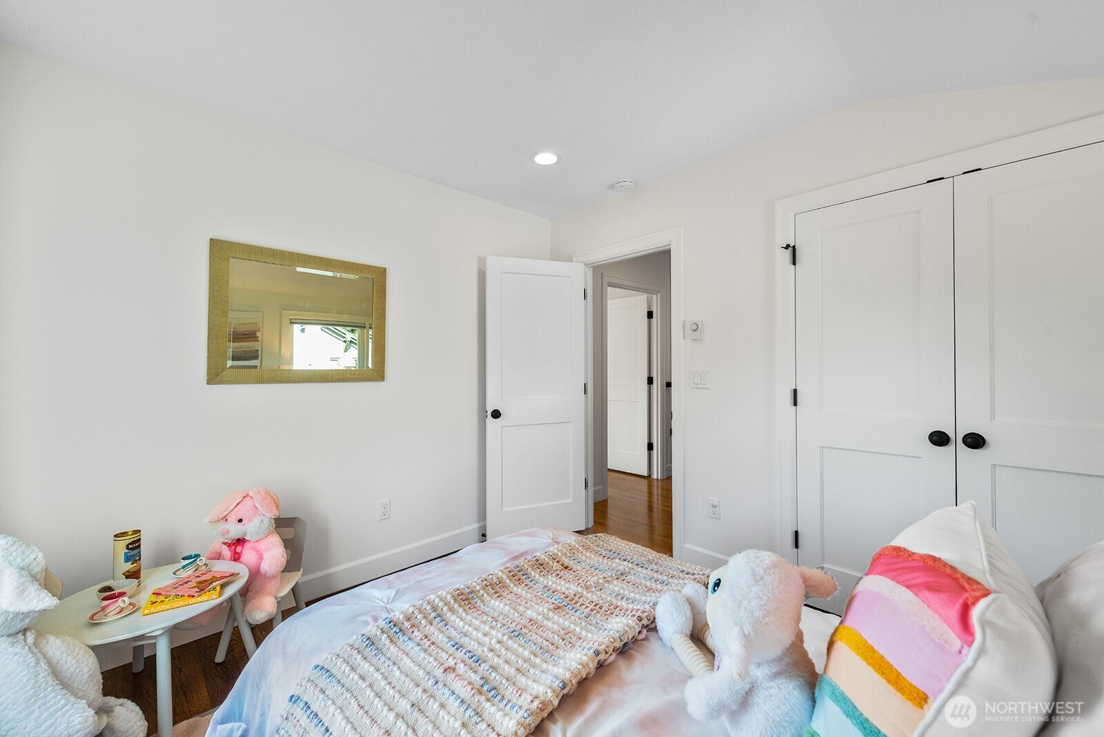 property viewer photo 19
