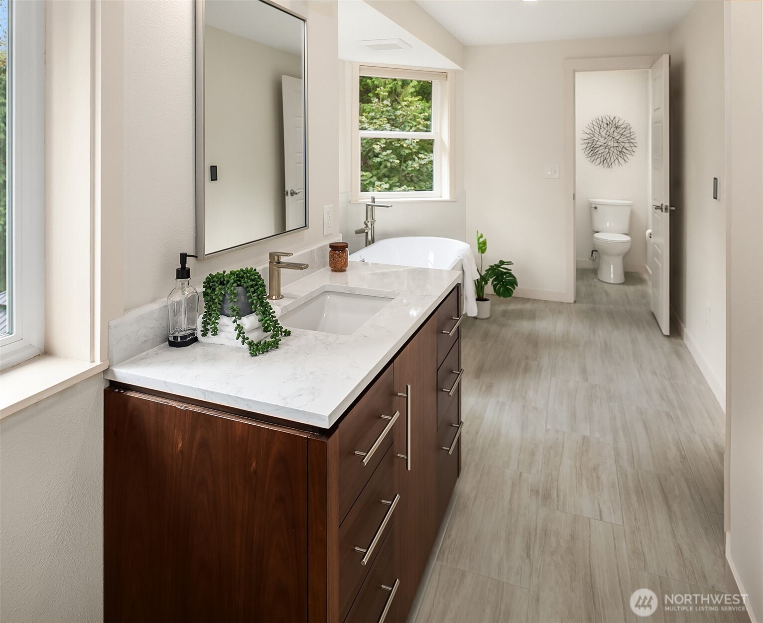 property viewer photo 10