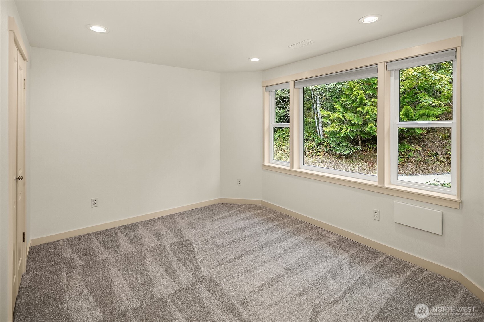property viewer photo 15