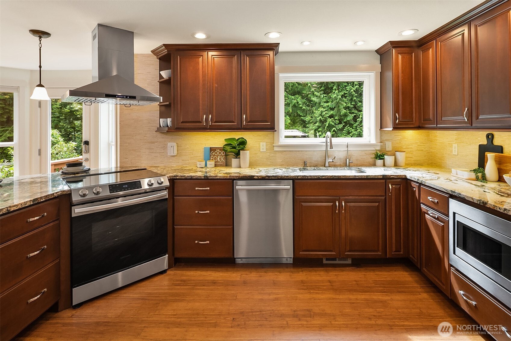 property viewer photo 6