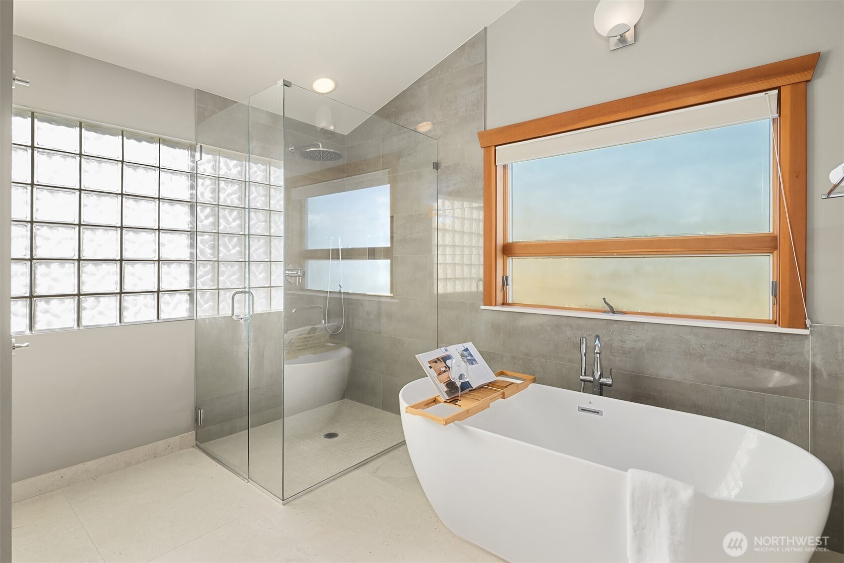 property viewer photo 16