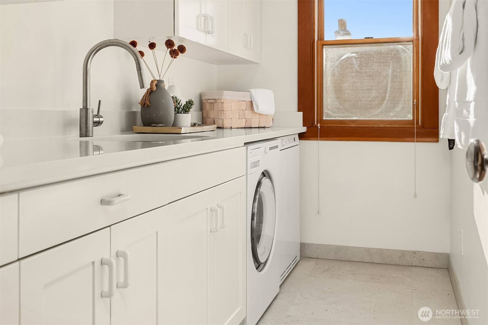 property viewer photo 23