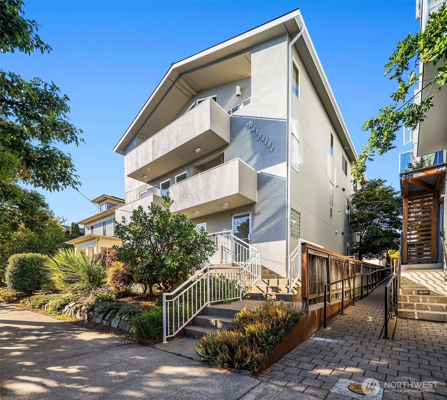 property viewer photo 32