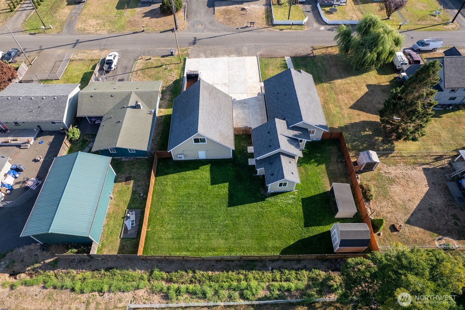 main property photo 6