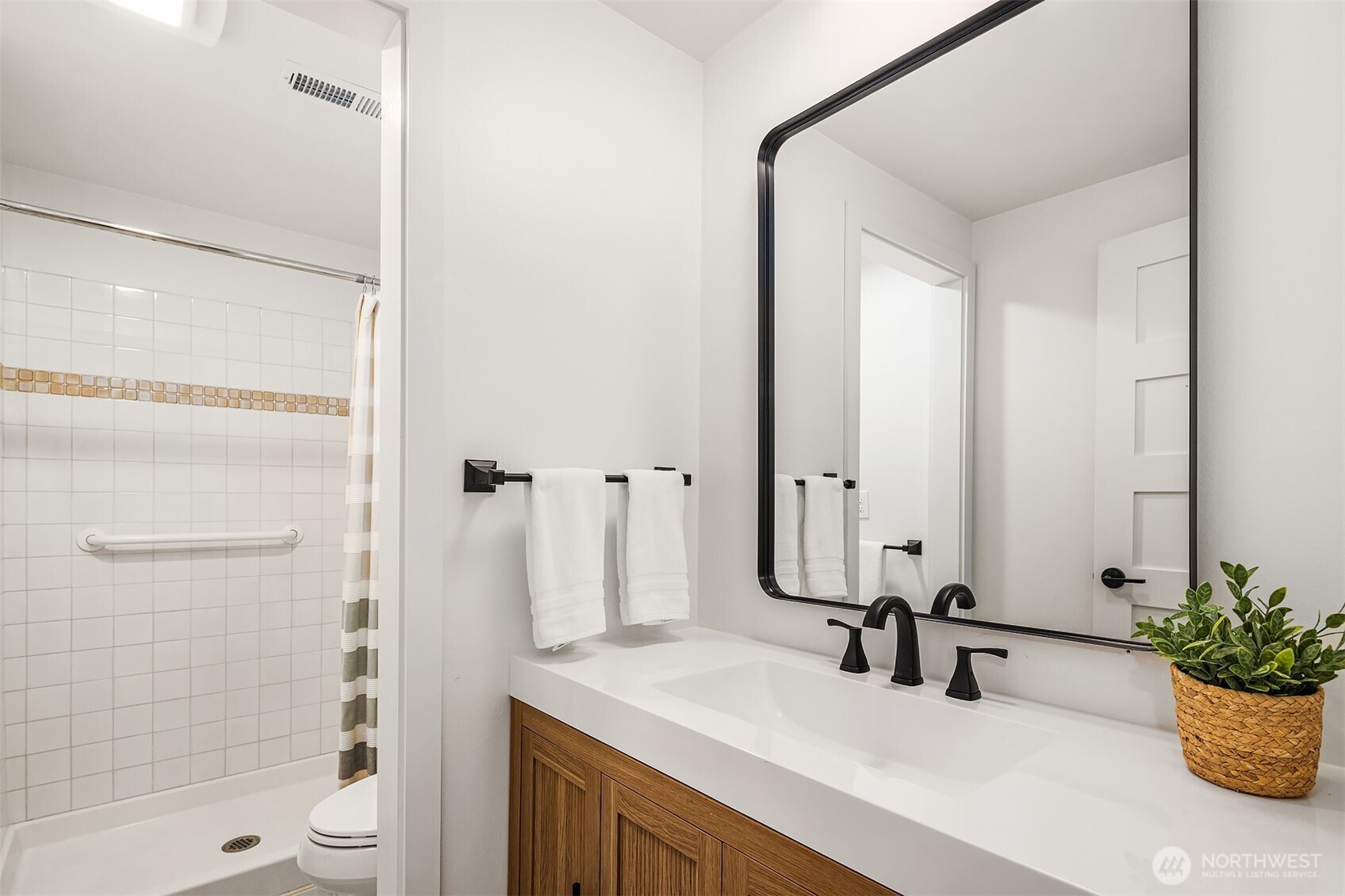 property viewer photo 24