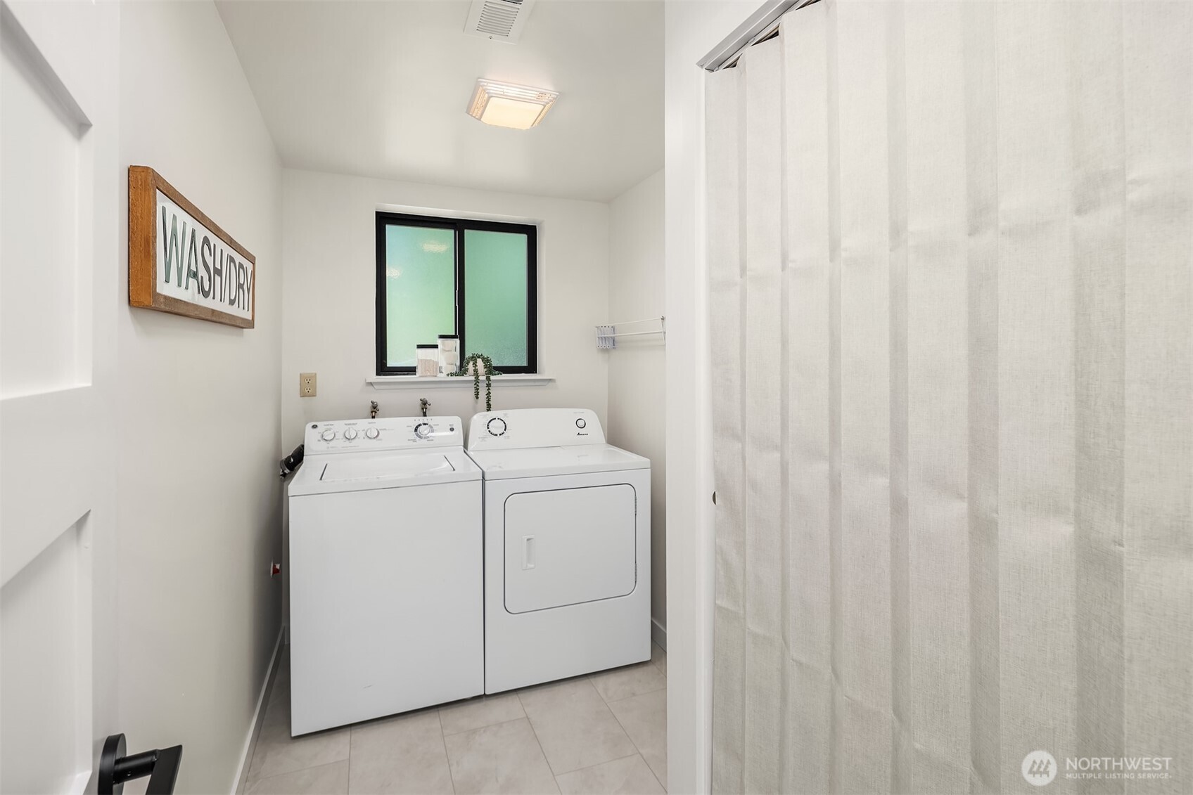 property viewer photo 25