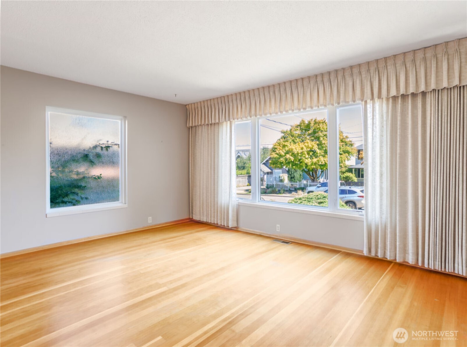property viewer photo 11