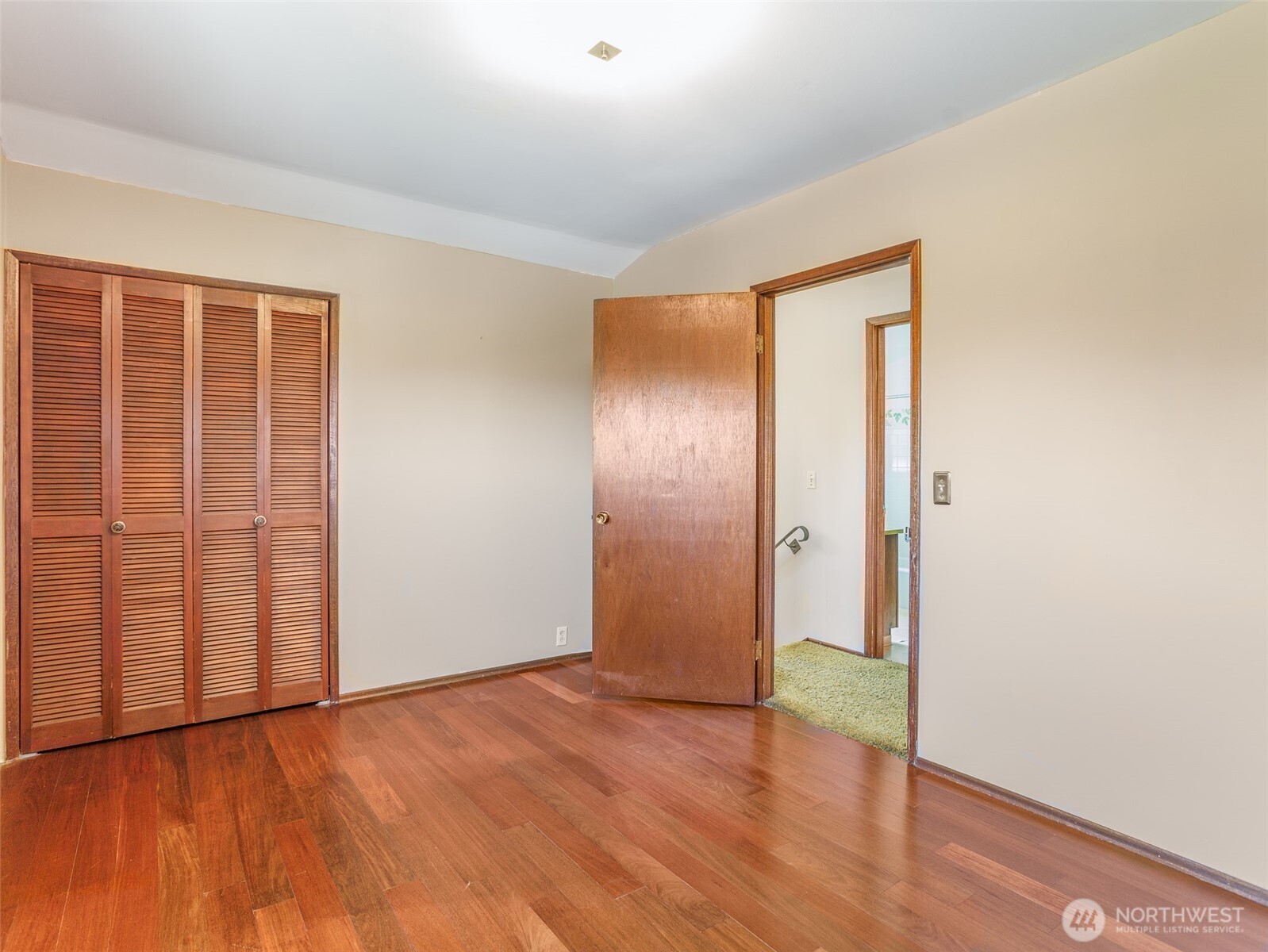 property viewer photo 28