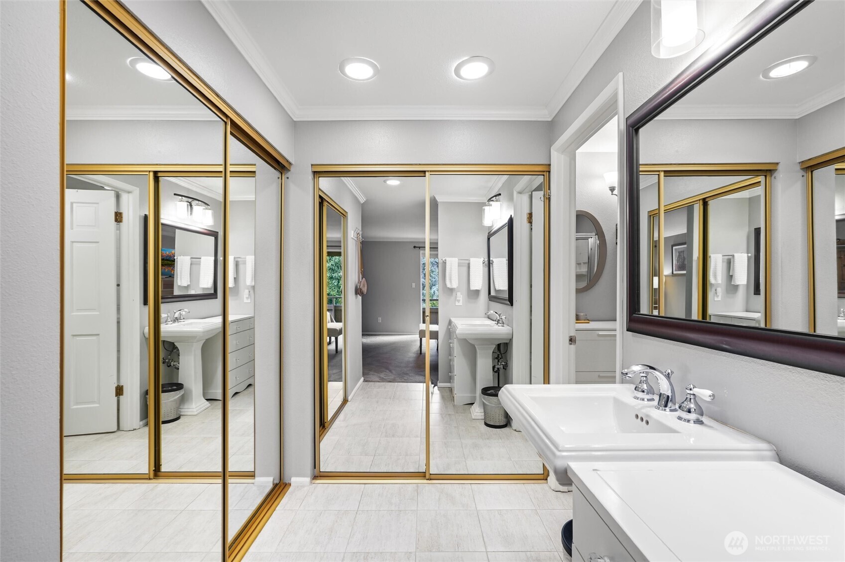 property viewer photo 26