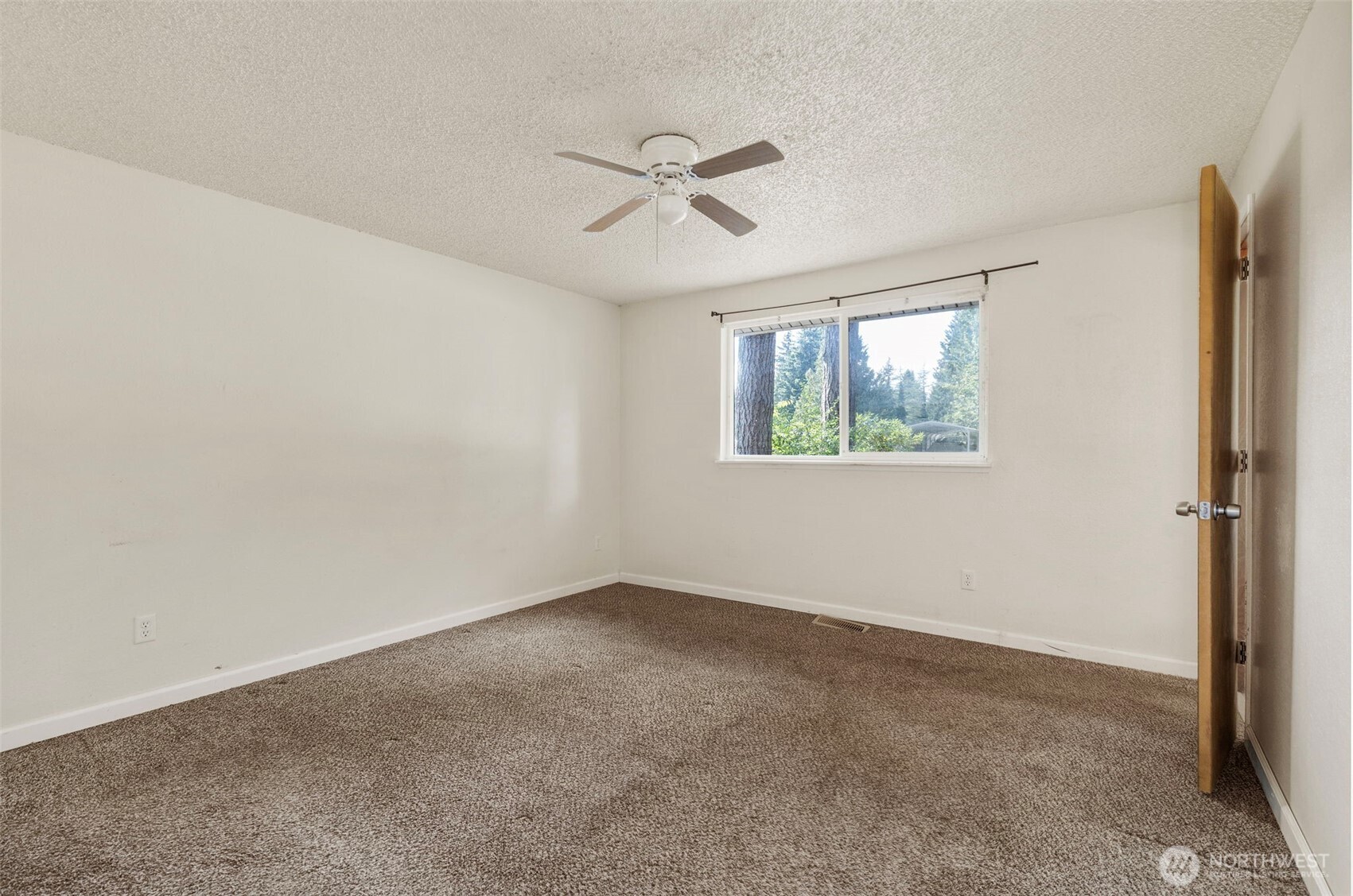 property viewer photo 10