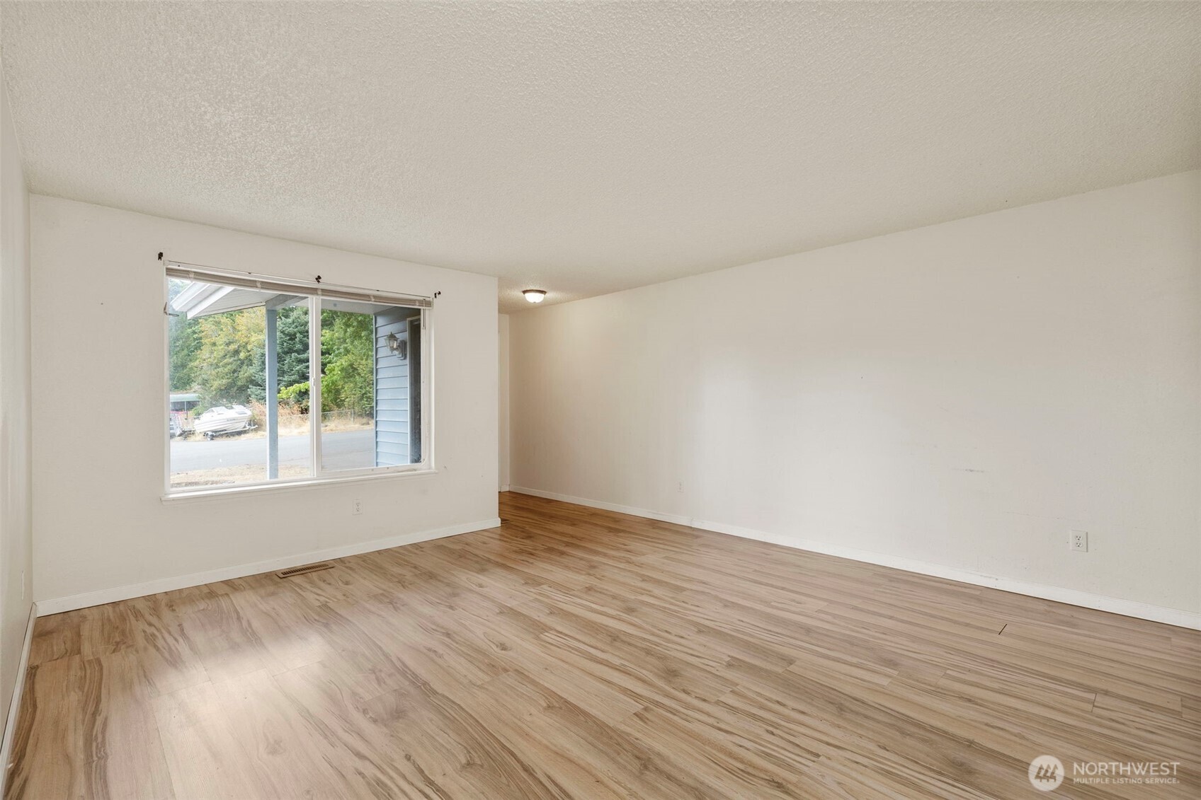 property viewer photo 5
