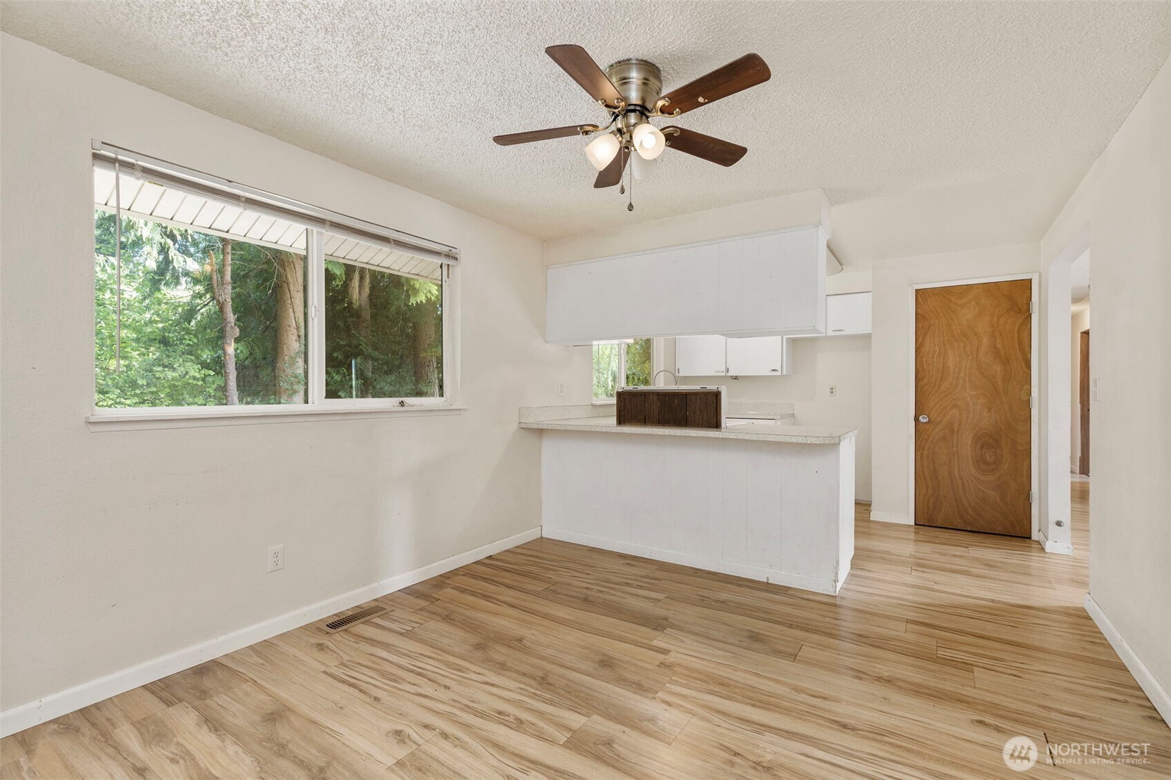 property viewer photo 8