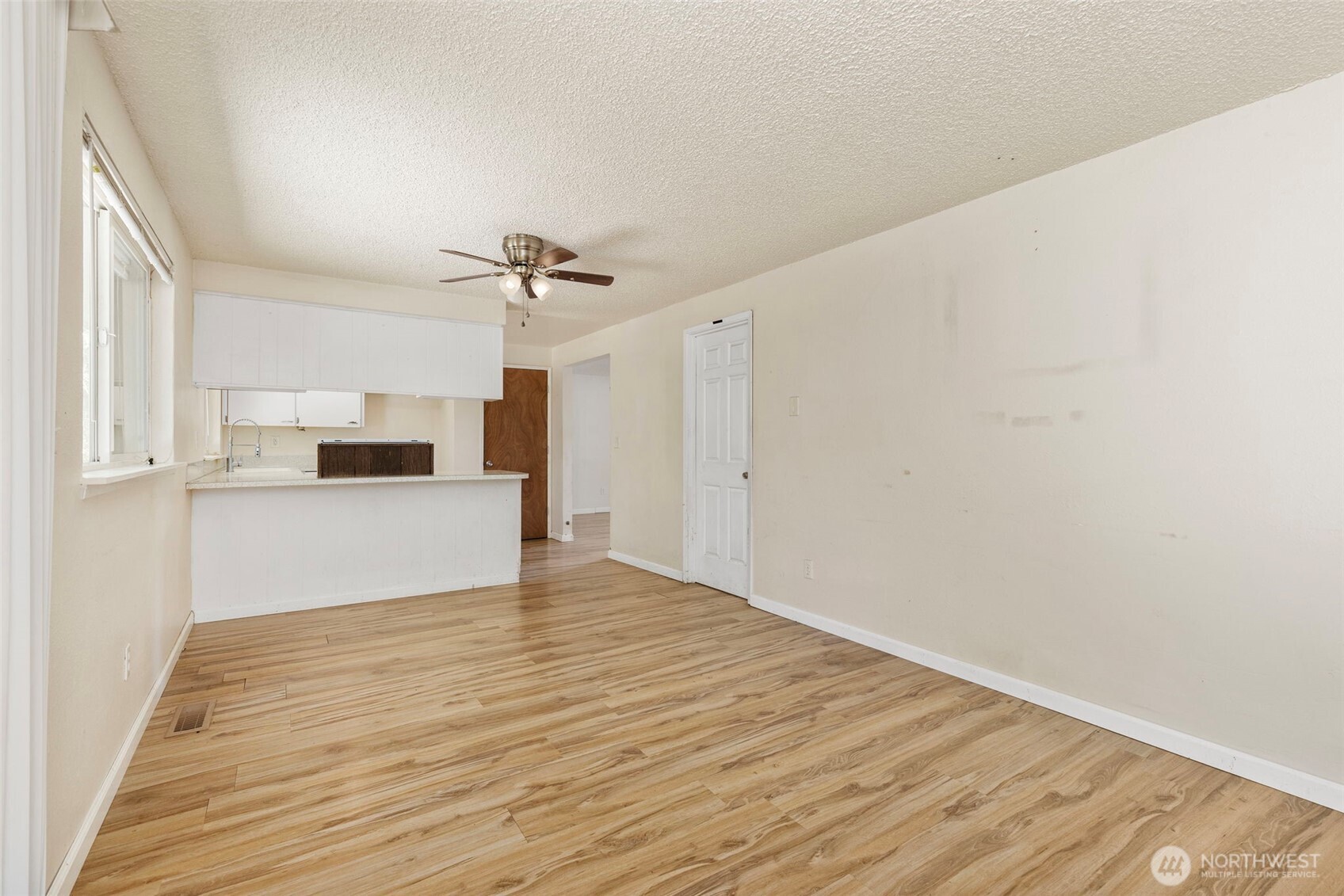 property viewer photo 9