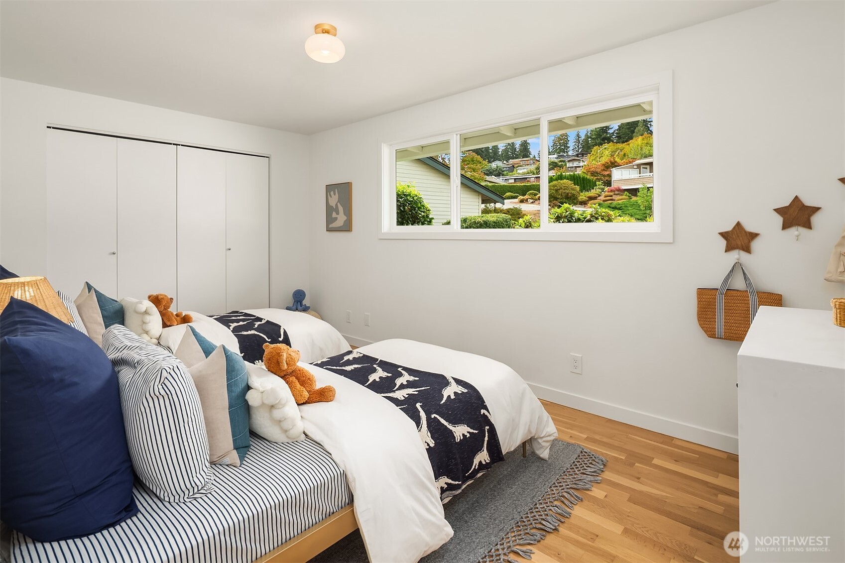 property viewer photo 25