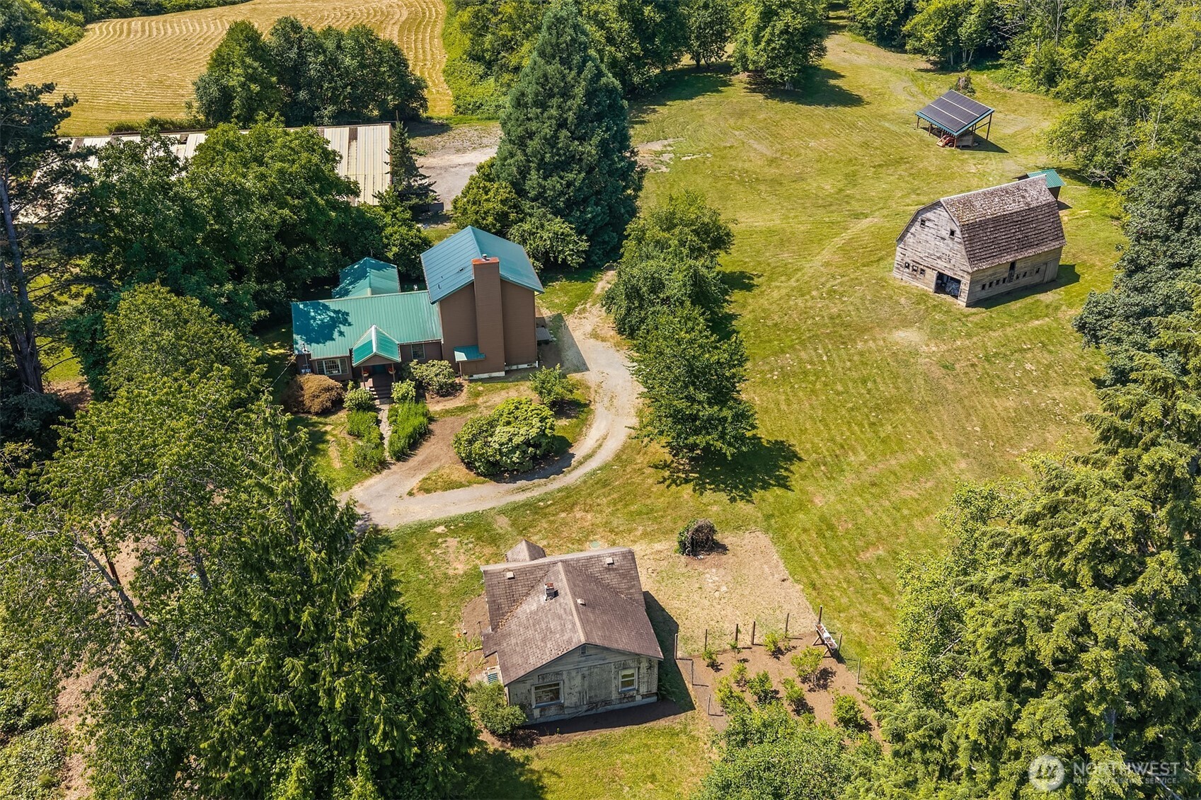 main property photo 5