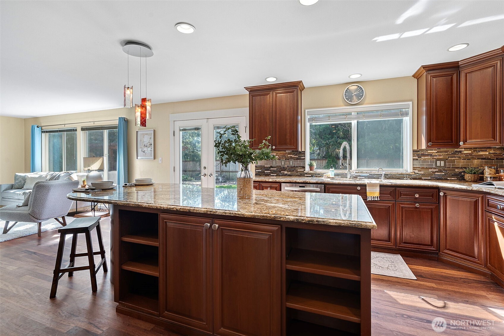 property viewer photo 12