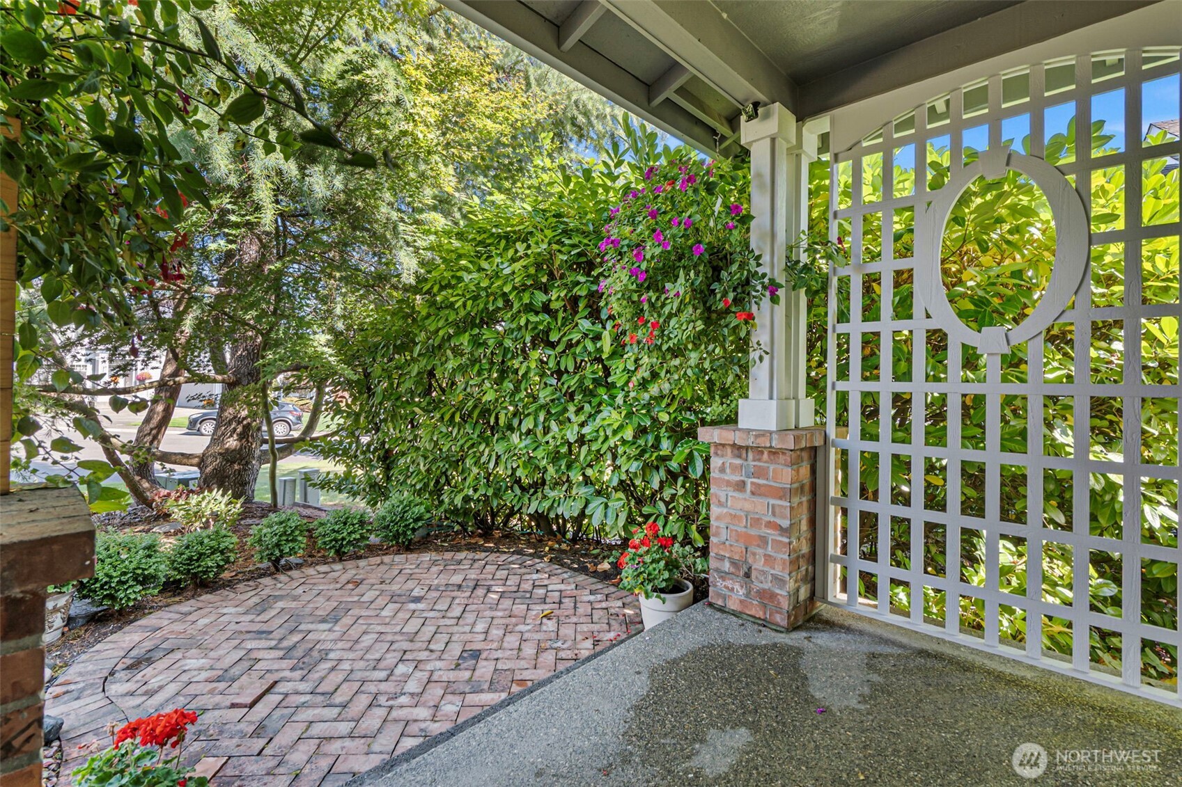 property viewer photo 2