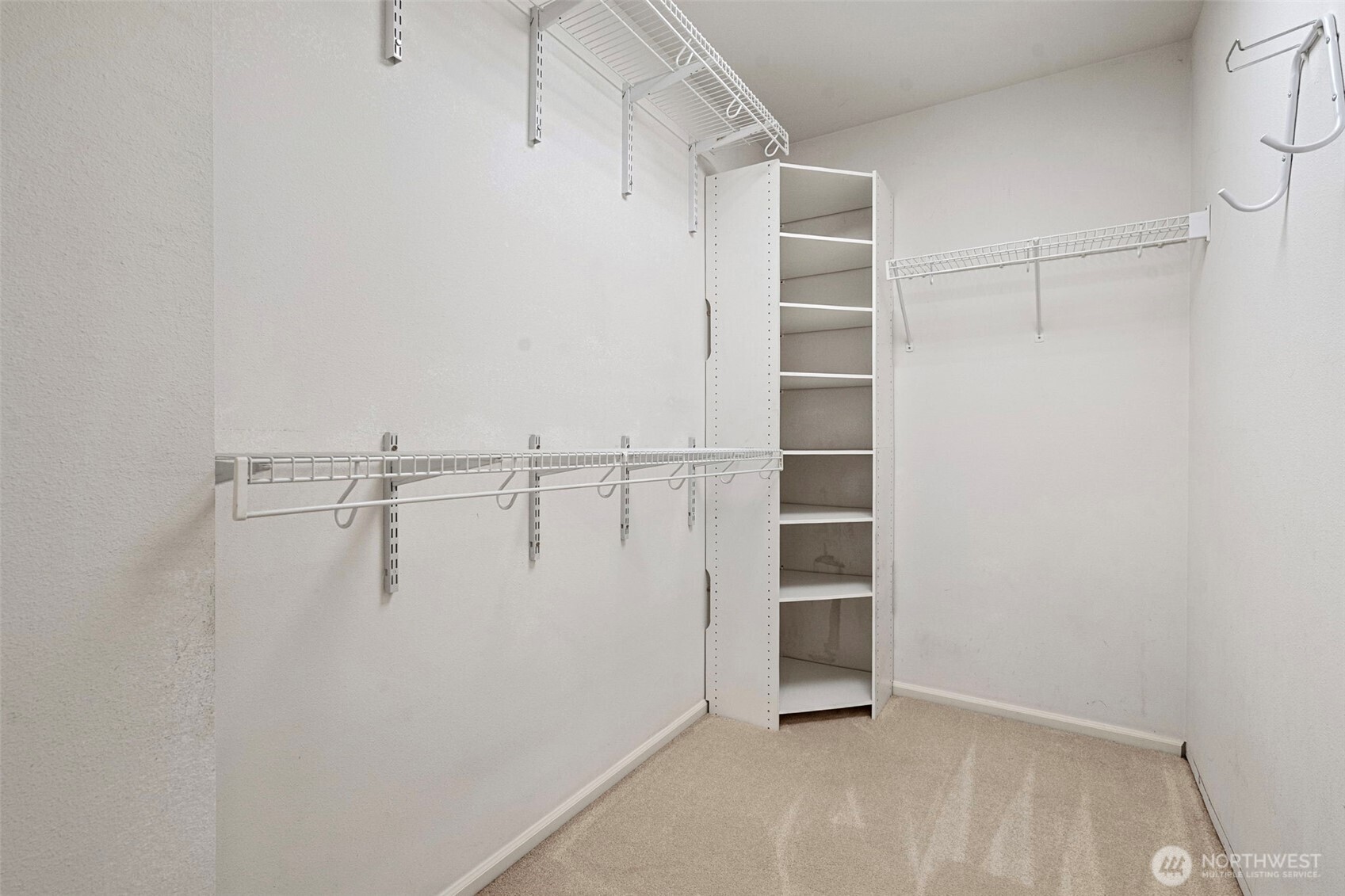 property viewer photo 25