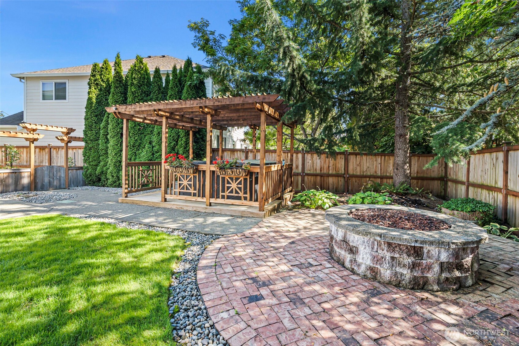 property viewer photo 32