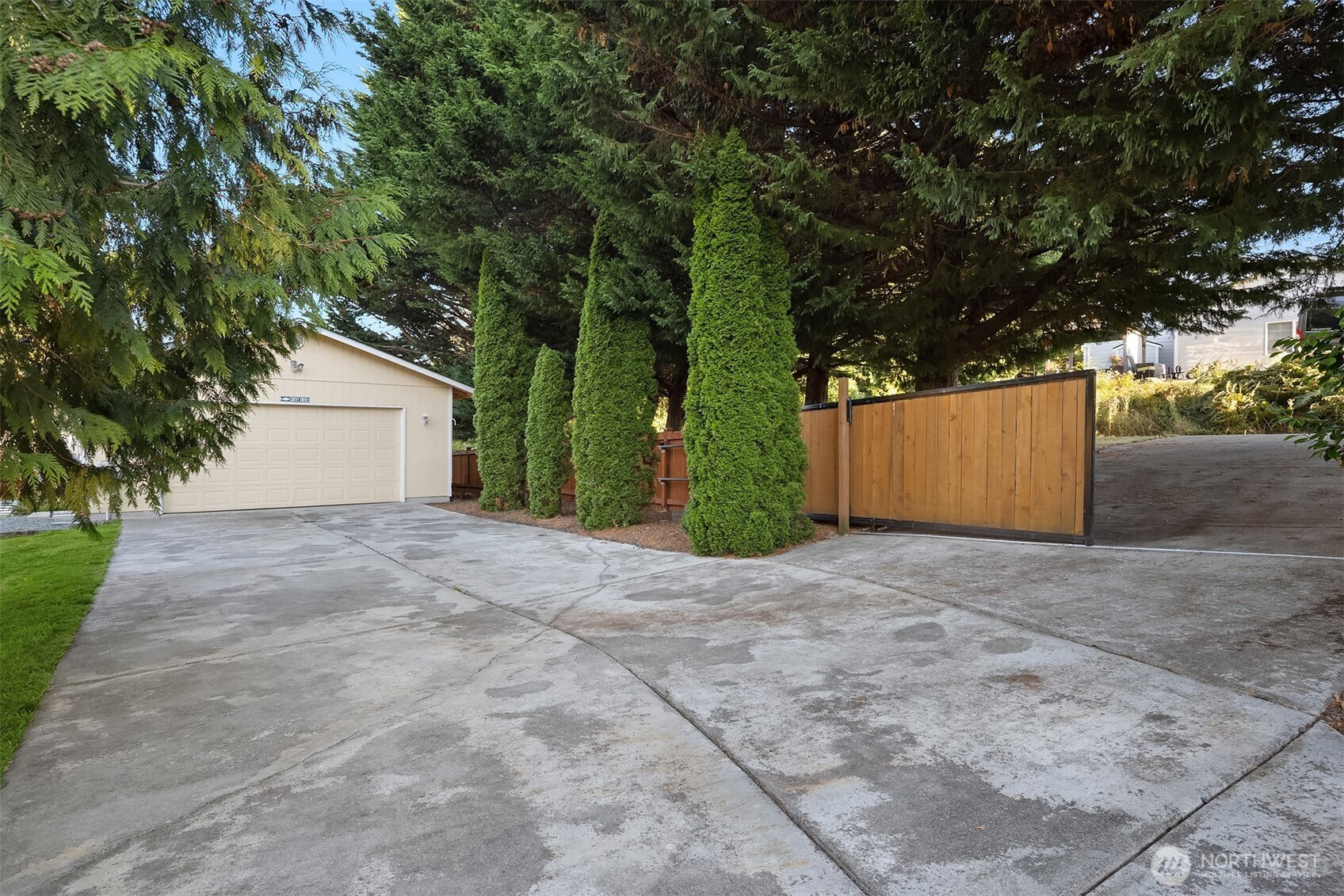 property viewer photo 26